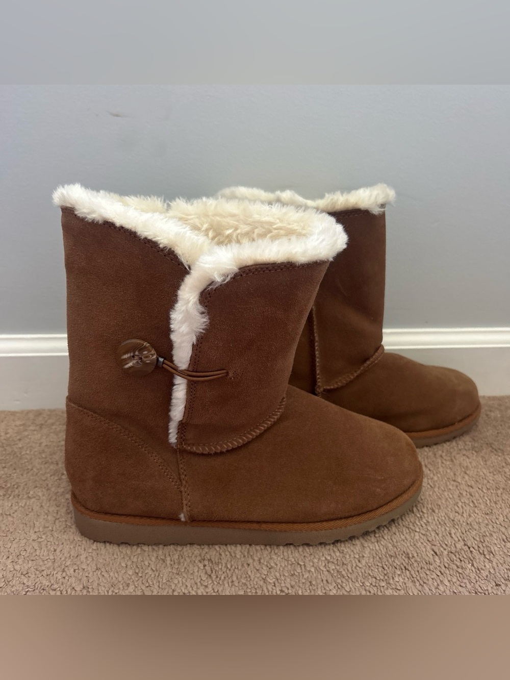 Xhilaration Brown Faux Fur Lined Winter Boots